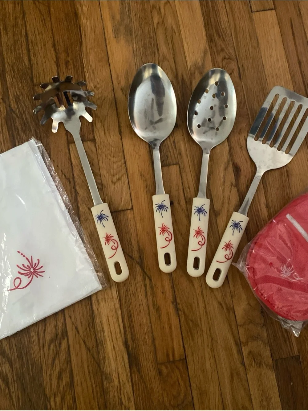 Temp-tations Patriotic Firework 6-Pc Kitchen Set - 4 Utensils Towel Hot Pads